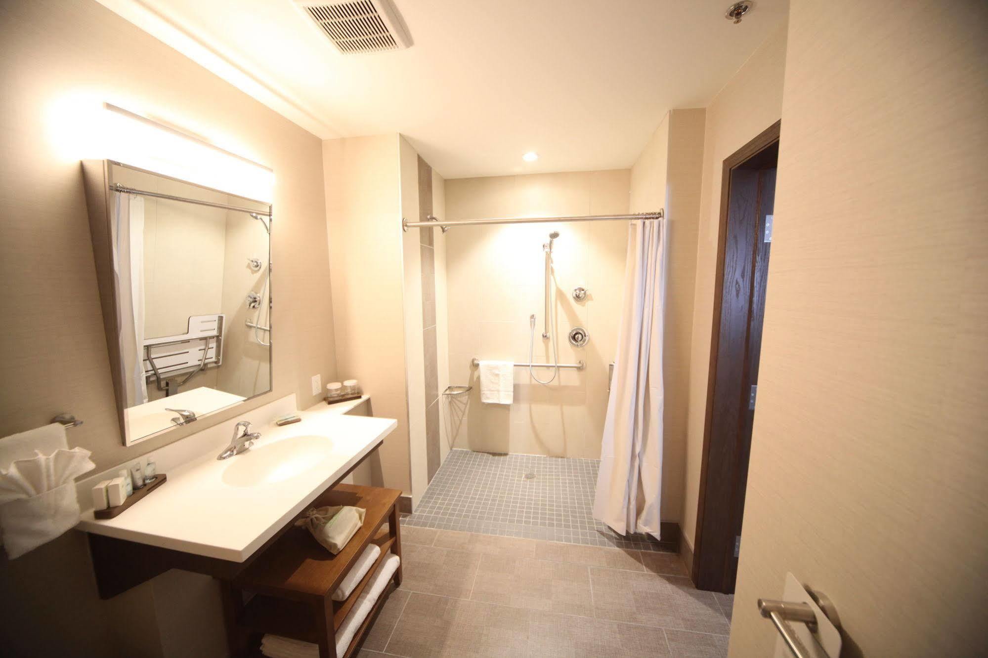 Wyndham Garden Edmonton Airport Hotel Leduc Exterior photo