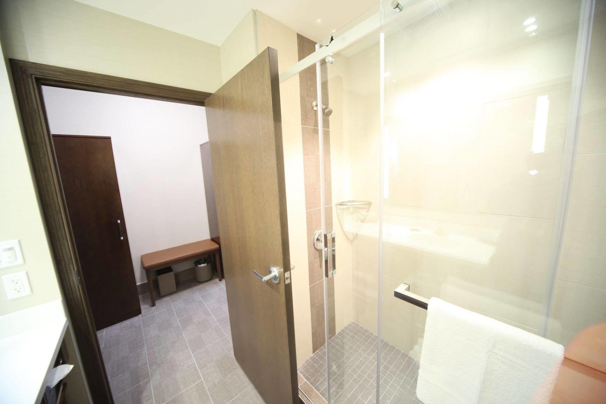 Wyndham Garden Edmonton Airport Hotel Leduc Exterior photo