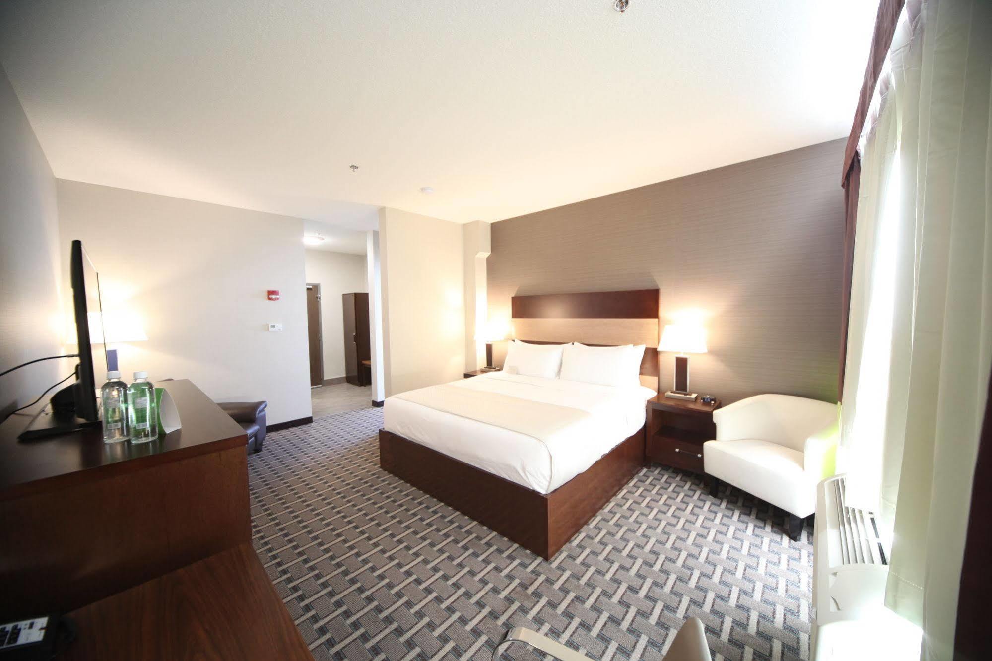 Wyndham Garden Edmonton Airport Hotel Leduc Exterior photo
