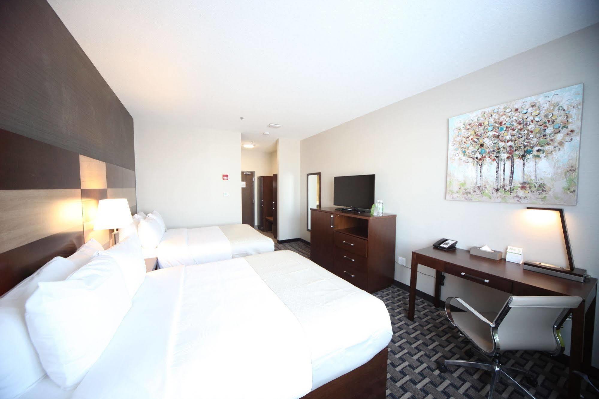 Wyndham Garden Edmonton Airport Hotel Leduc Exterior photo